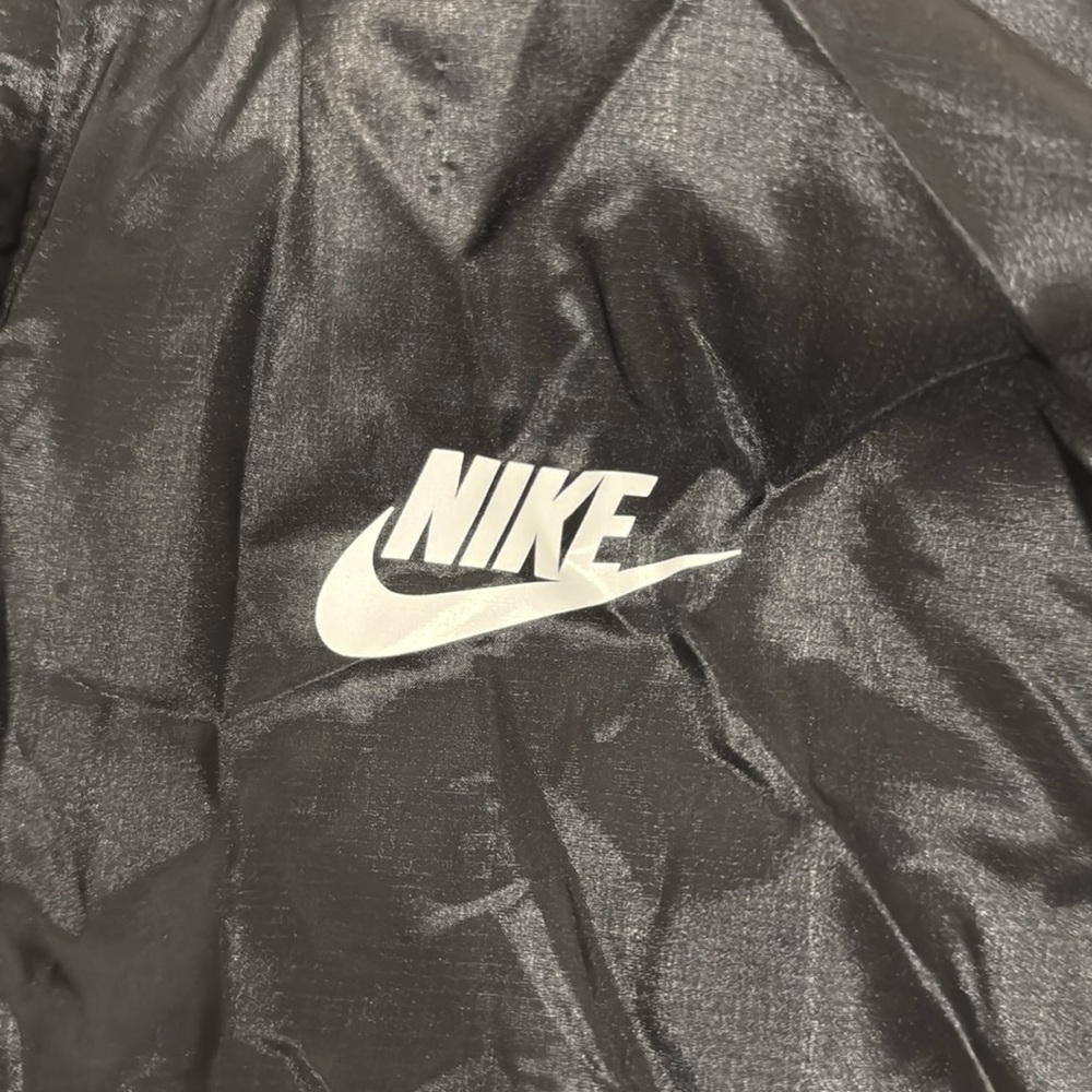 Nike windbreaker - Picture 2 of 7